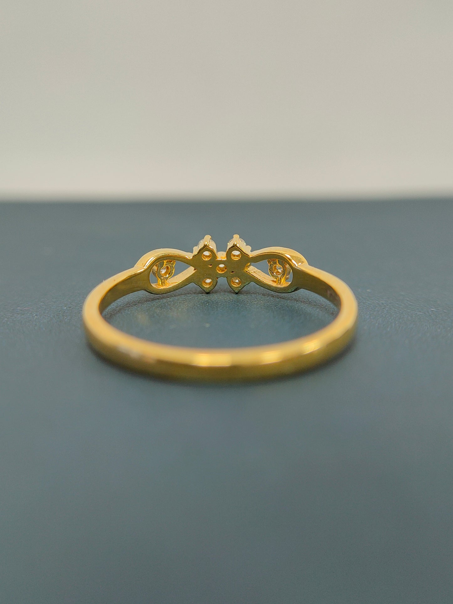 minimalist daily wear lab grown diamond ring