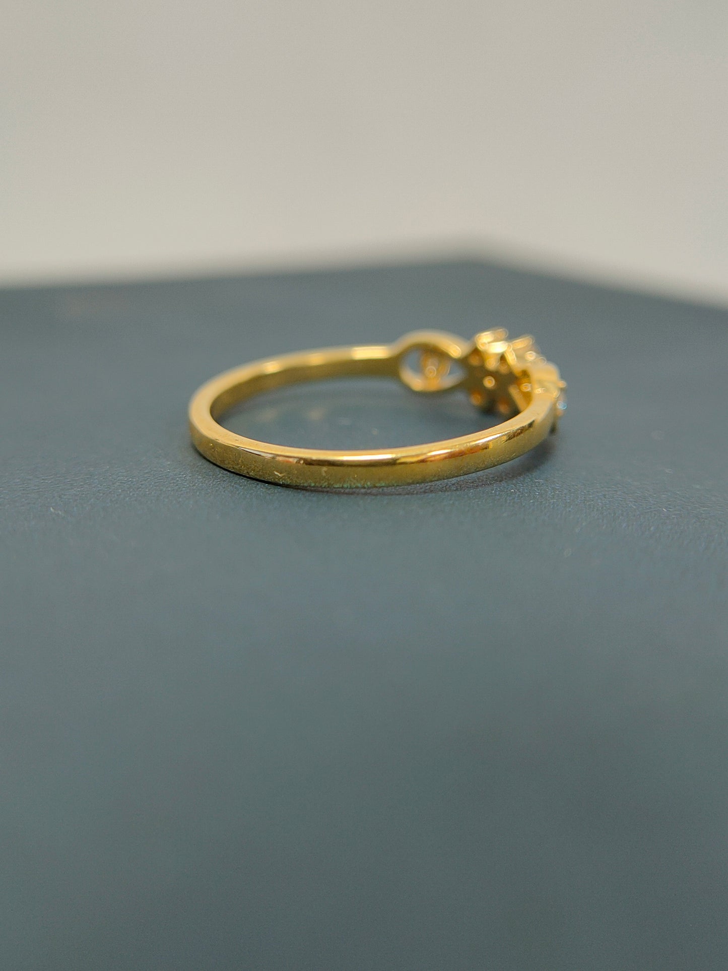 minimalist daily wear lab grown diamond ring