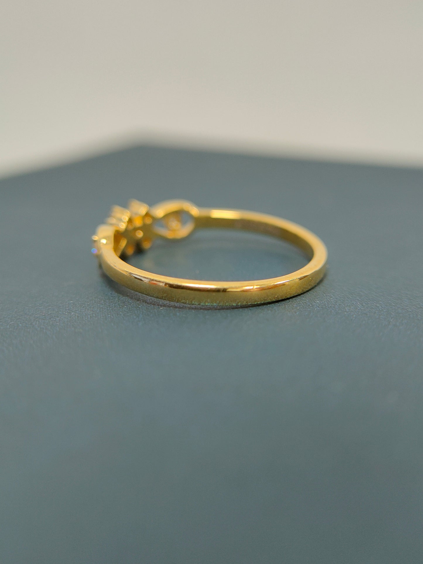 minimalist daily wear lab grown diamond ring