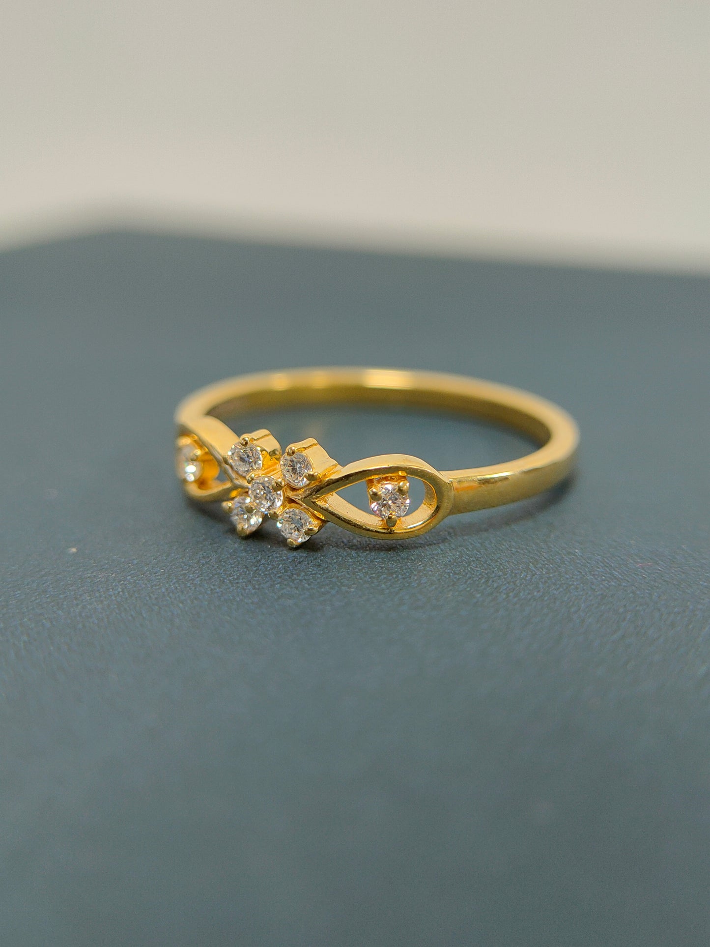 minimalist daily wear lab grown diamond ring