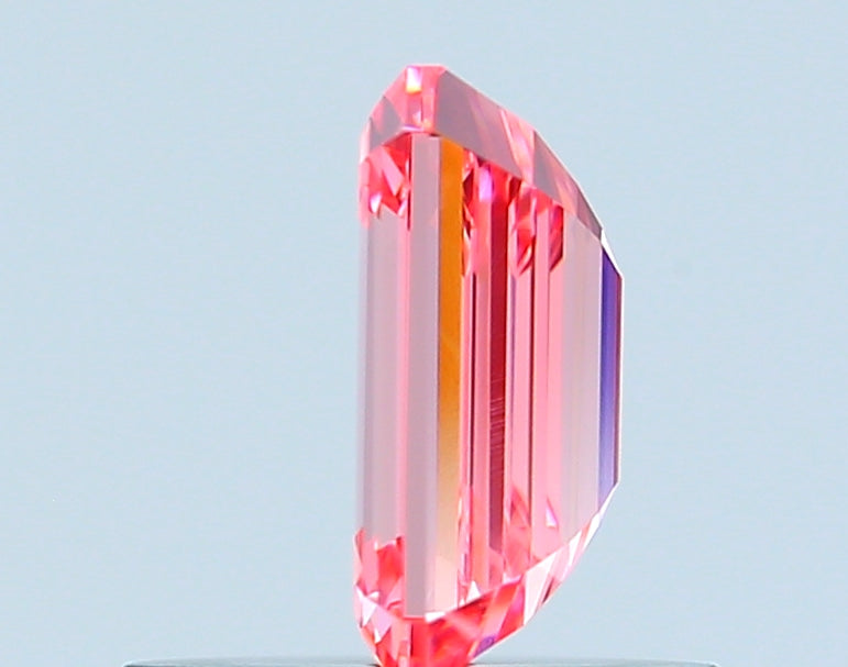 emerald 0.64 carat fancy vivid pink vvs1  vg ex slight