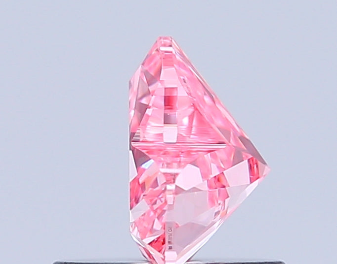 heart 0.76 carat fancy vivid pink vvs2  vg vg strong