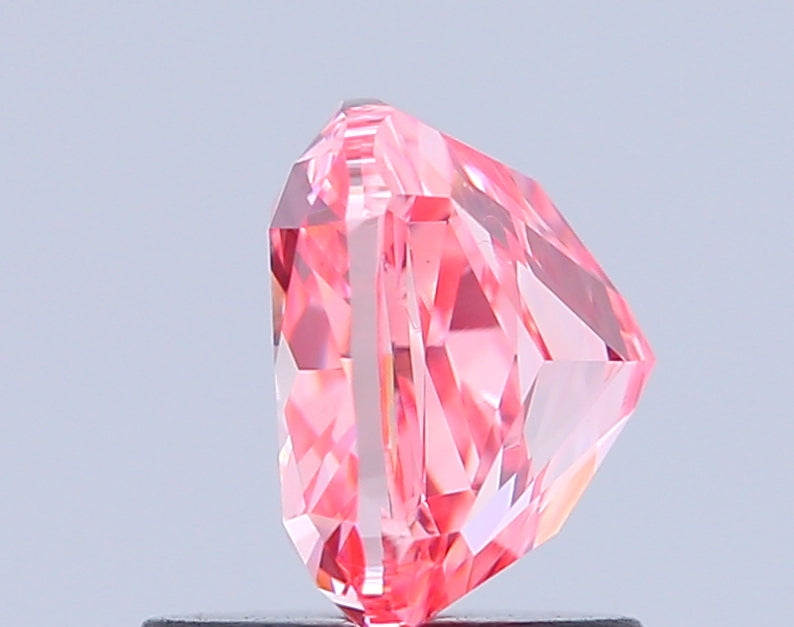cushion 1.56 carat fancy vivid pink vs1  vg vg strong