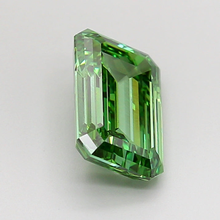 emerald 2.01 carat fancy vivid green vvs2  ex ex very slight
