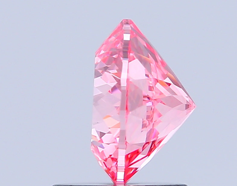 portuguese 1.55 carat fancy vivid pink vvs2  ex ex slight