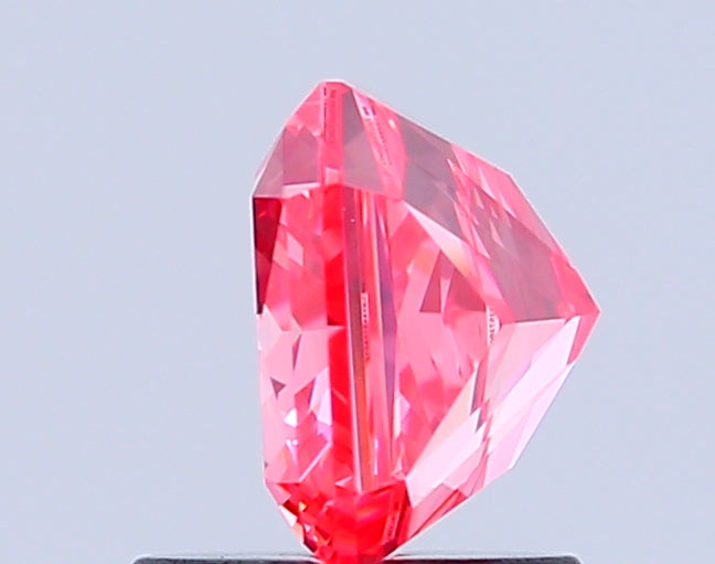 radiant 1.53 carat fancy vivid pink vs1  vg vg strong