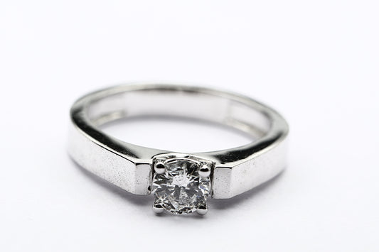 1 Carat Round Cut Diamond Six Prong Engagement Ring